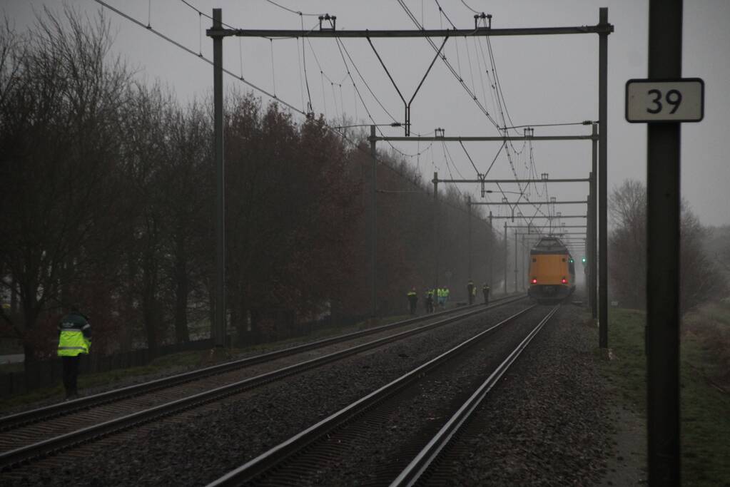 Geen treinverkeer na aanrijding met trein