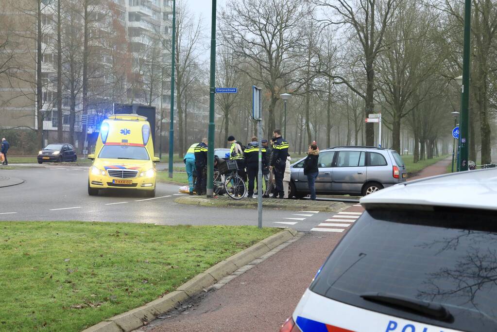 Overstekende fietsster aangereden