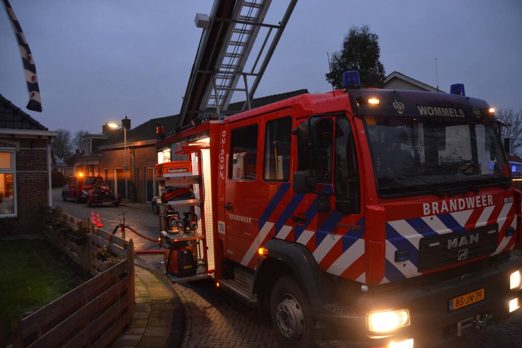 Veel schade na uitslaande woningbrand