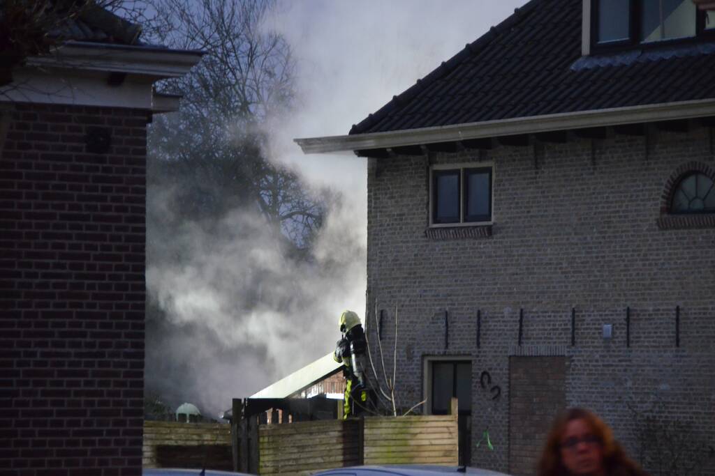 Veel schade na uitslaande woningbrand