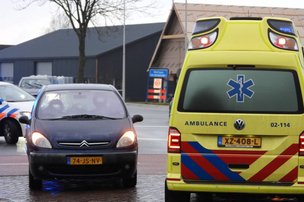 E-bikester gewond na botsing met auto