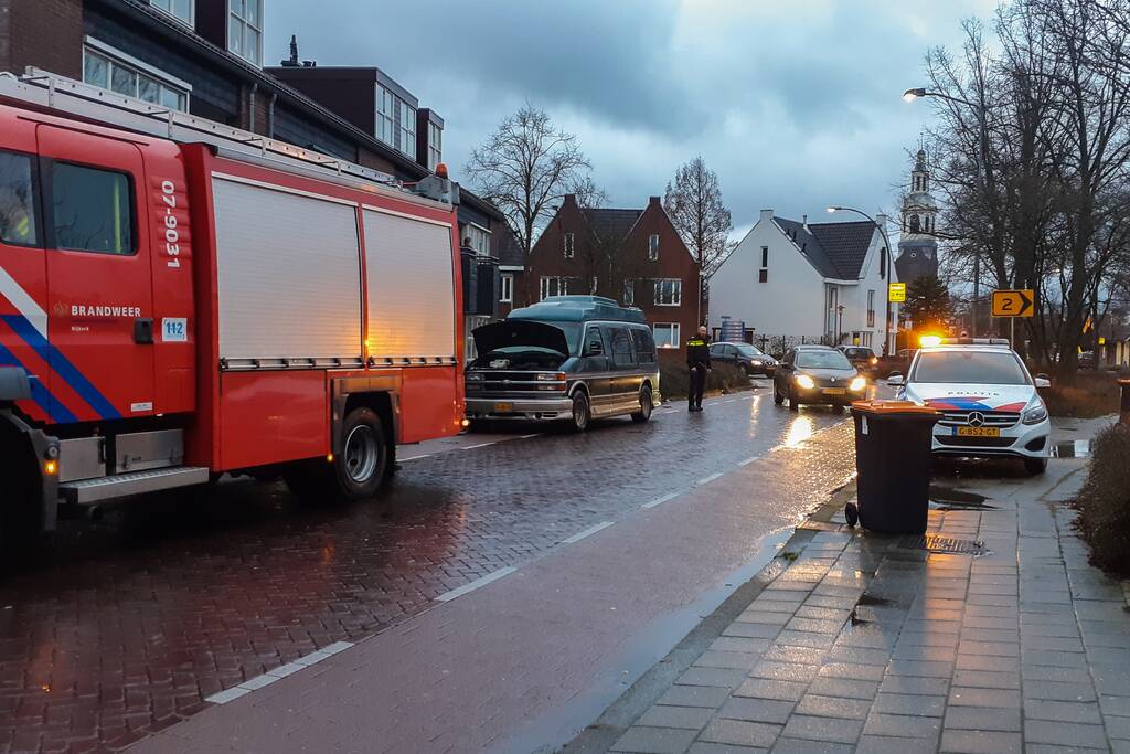 Flinke verkeershinder door brand in busje