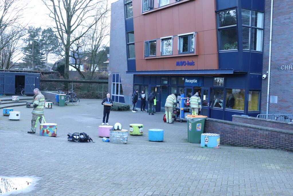 Christelijk lyceum ontruimd na brand op toilet