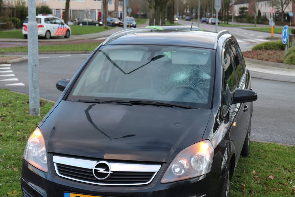Fietser aangereden op rotonde