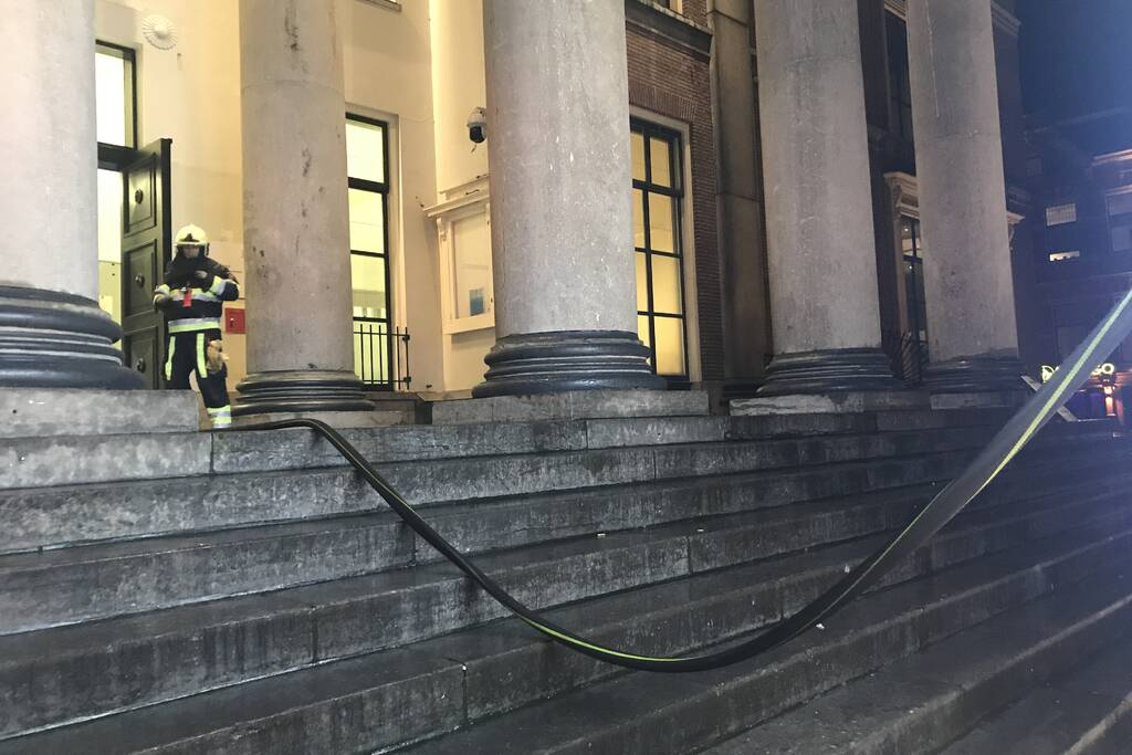 Brandweer oefent in rechtbank