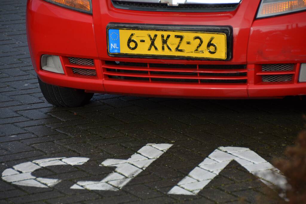 Schade na botsing tussen auto en fiets