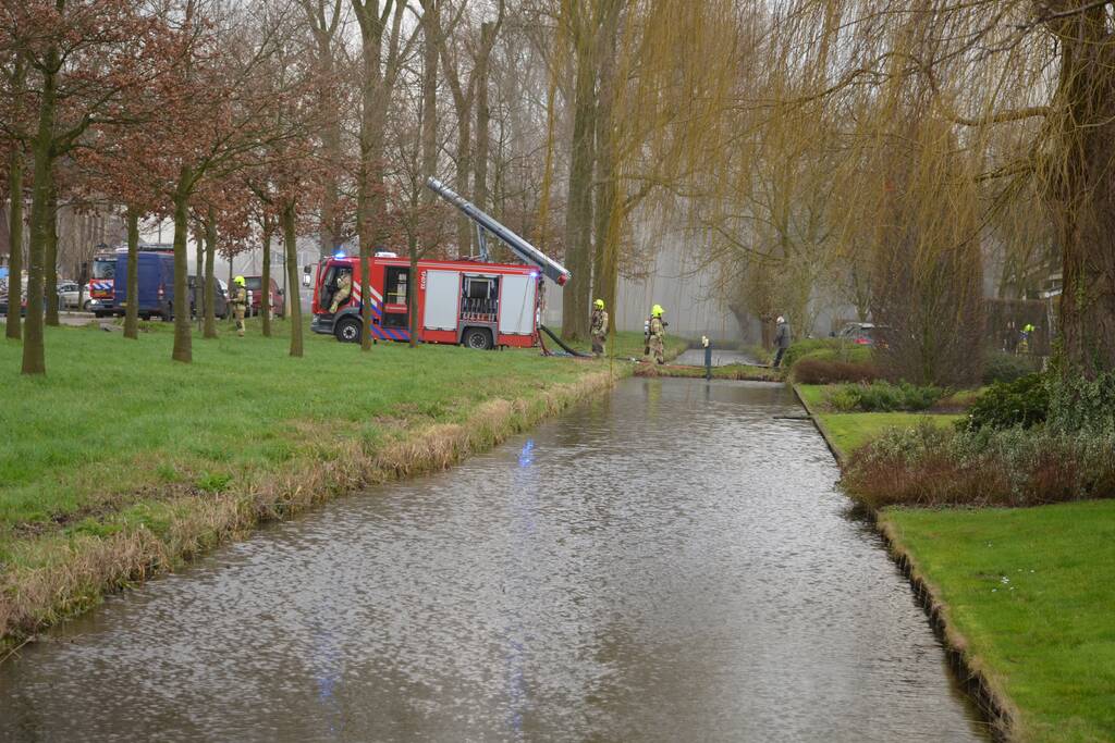 Flinke rookontwikkeling bij brand in caravanstalling