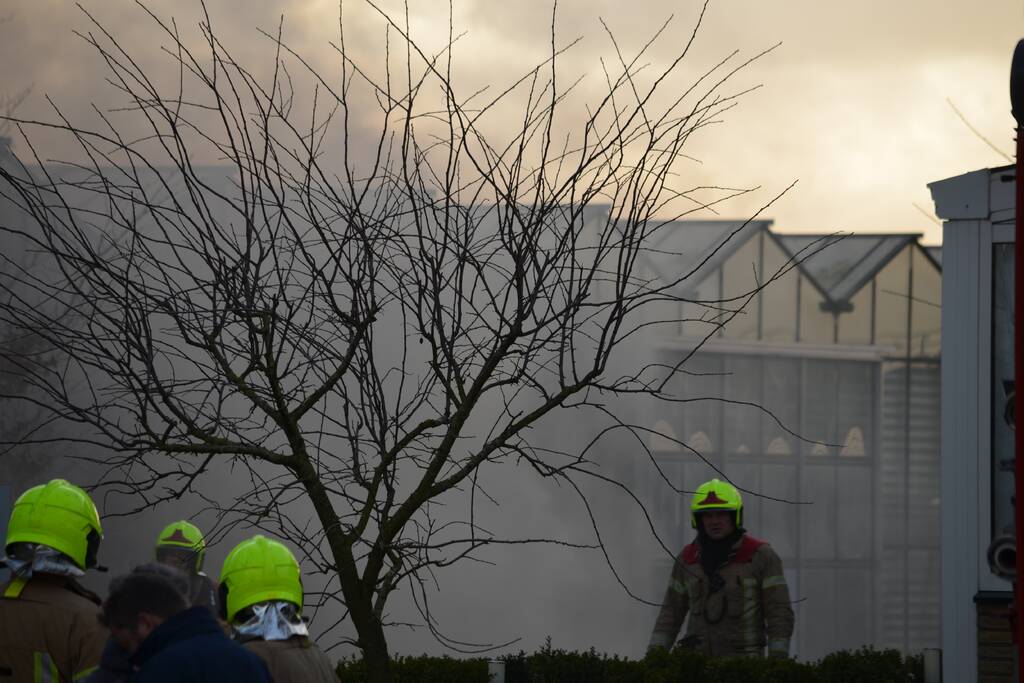 Flinke rookontwikkeling bij brand in caravanstalling