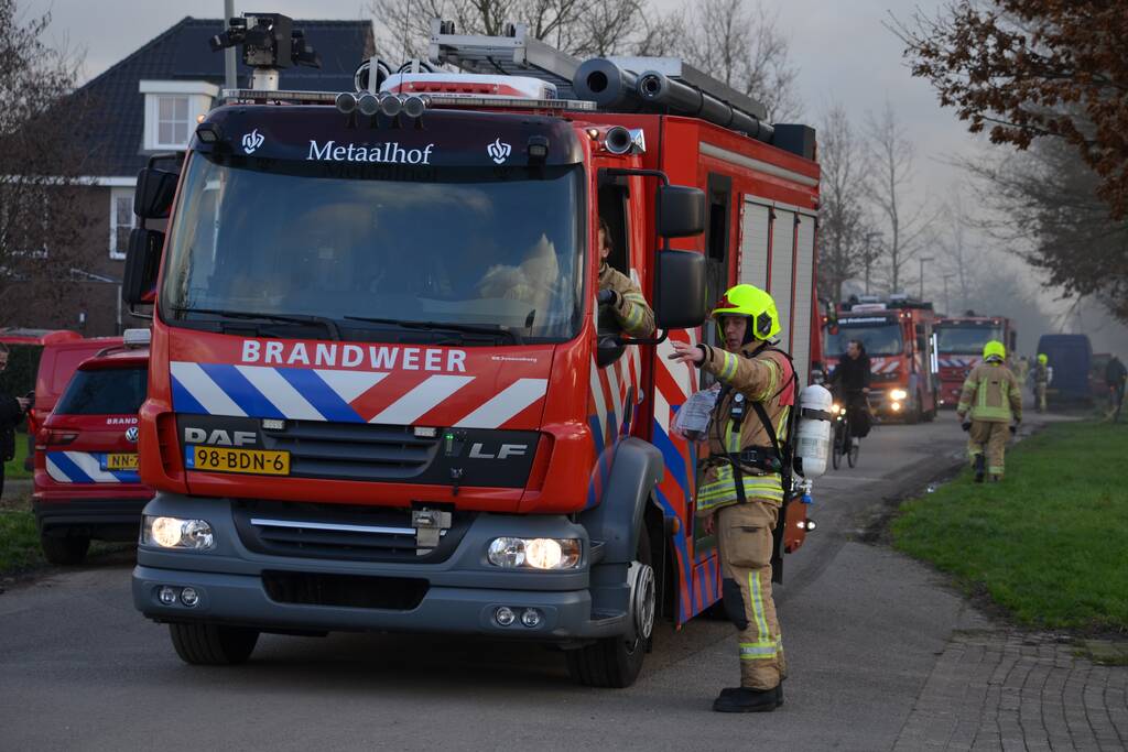Flinke rookontwikkeling bij brand in caravanstalling