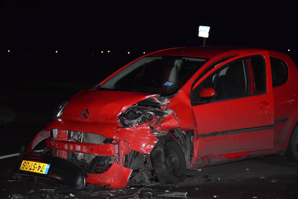 Flinke schade en gewonde na frontale botsing