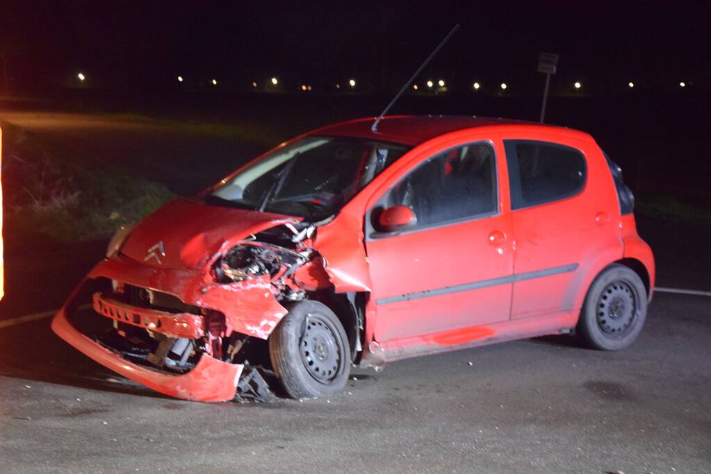 Flinke schade en gewonde na frontale botsing