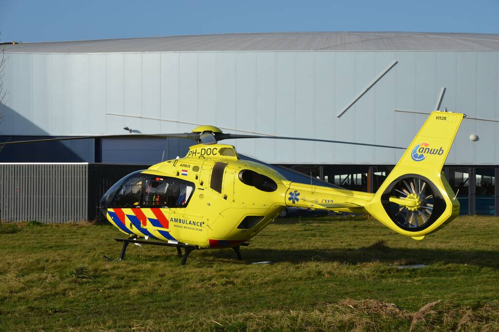 Persoon zwaargewond na val op ijs