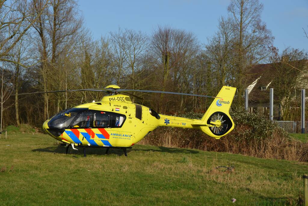 Persoon zwaargewond na val op ijs