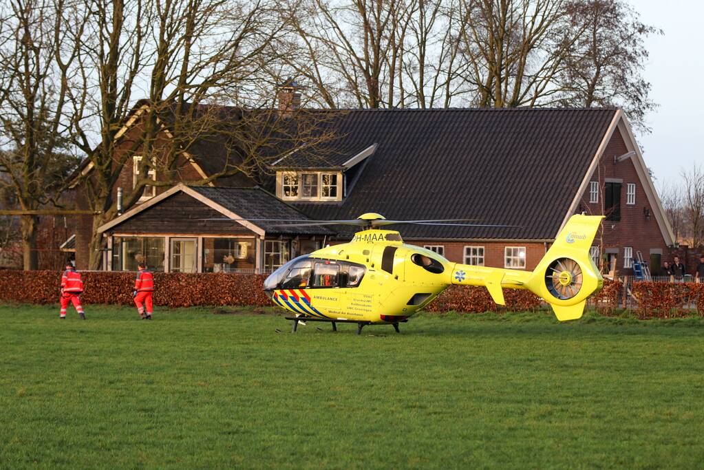 Traumahelikopter landt voor zwaargewonde jongen