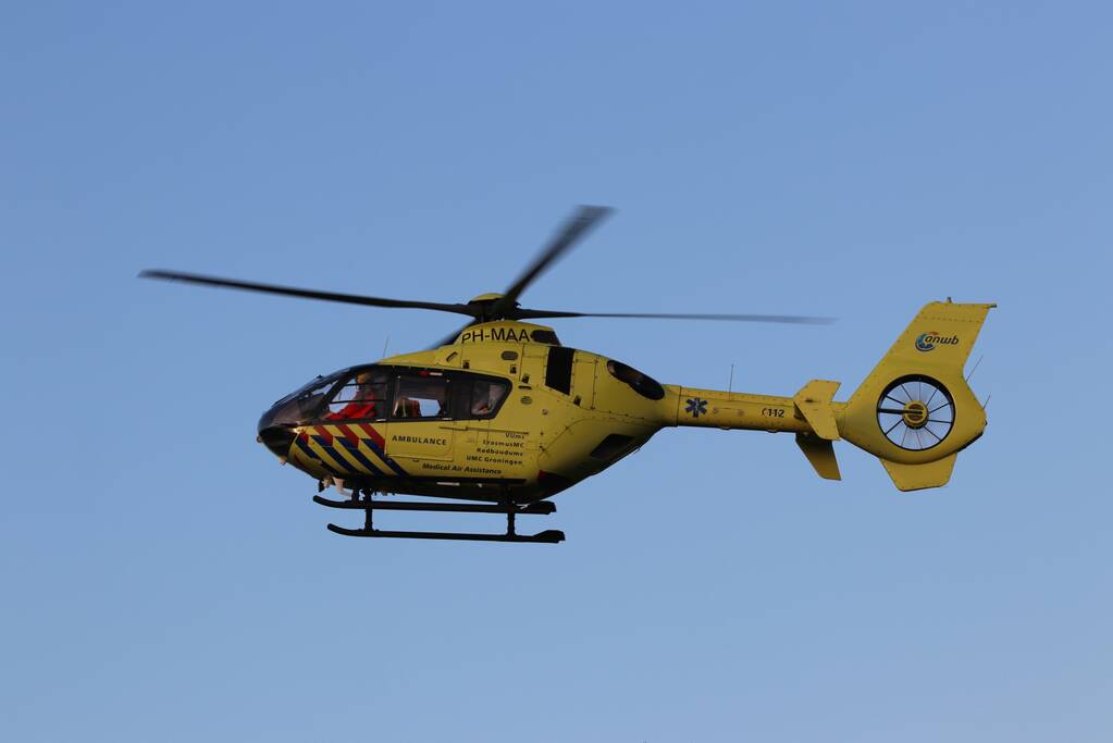 Traumahelikopter landt voor zwaargewonde jongen