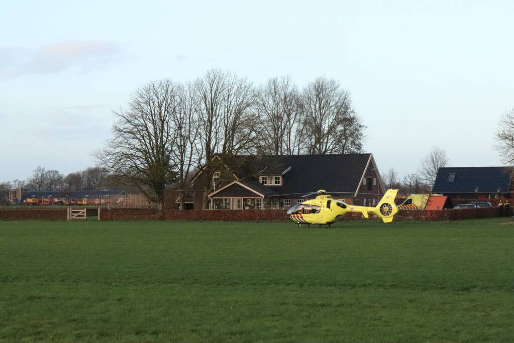Traumahelikopter landt voor zwaargewonde jongen
