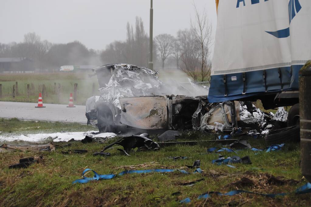 Dode gevonden in uitgebrande auto