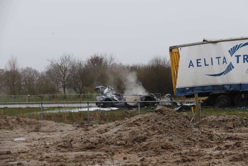 Dode gevonden in uitgebrande auto