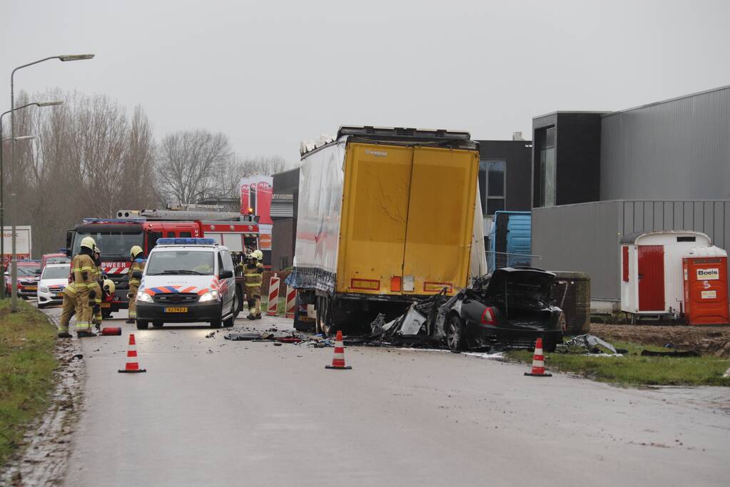 Dode gevonden in uitgebrande auto