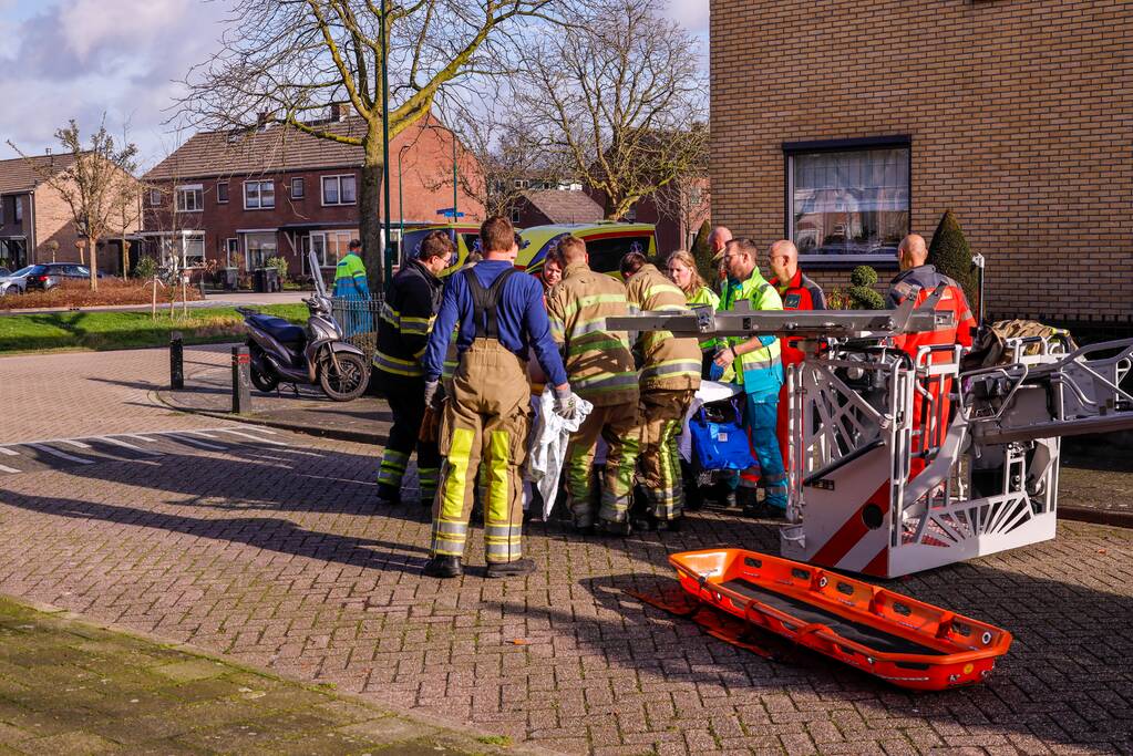 Veel hulpdiensten voor incident in woning