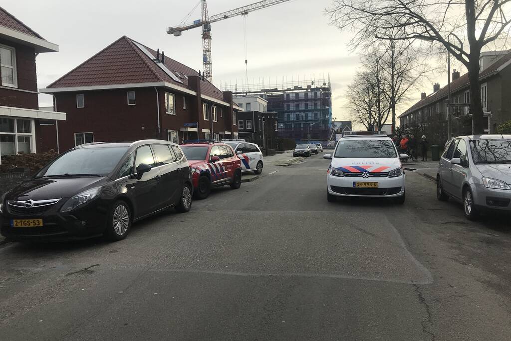 Brandweer verricht metingen na ruiken gaslucht