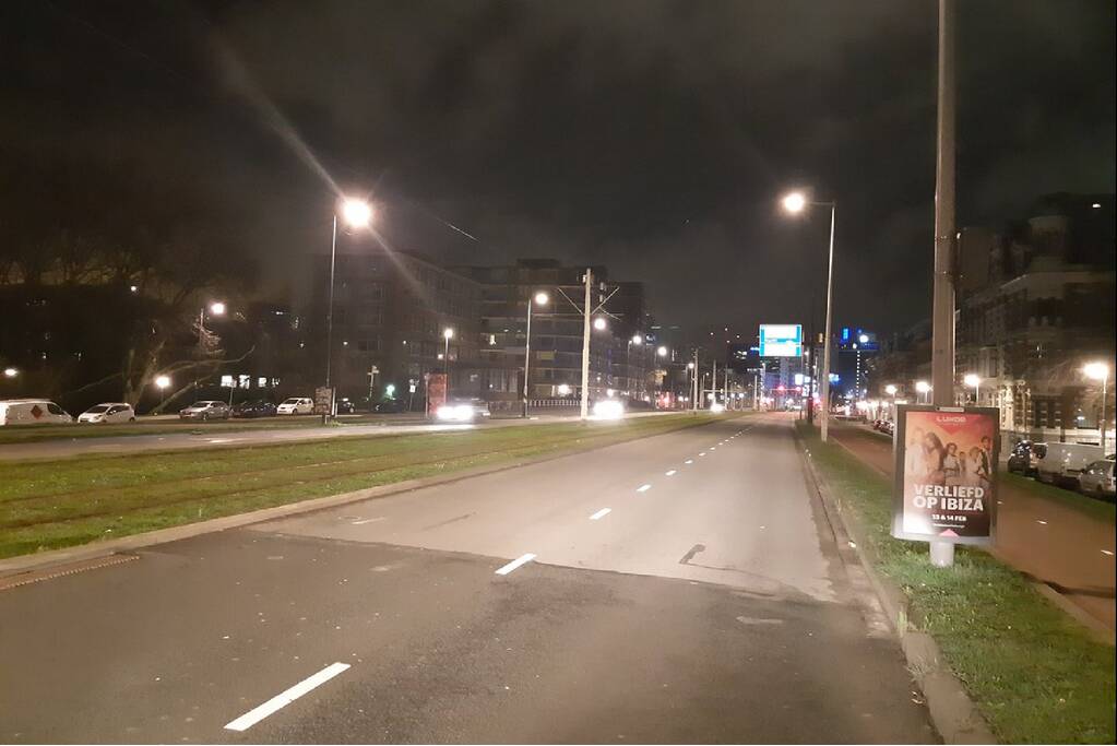 Bestuurder bestelauto rijdt door na aanrijding met hond