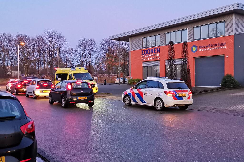 Fietser licht gewond na aanrijding met auto