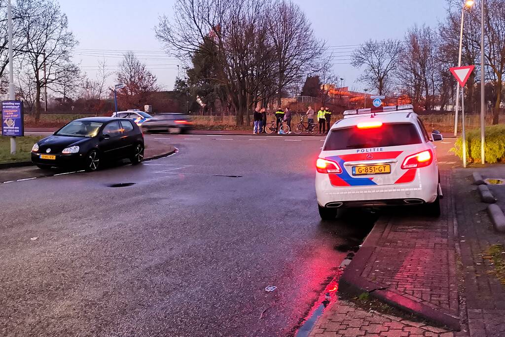 Fietser licht gewond na aanrijding met auto