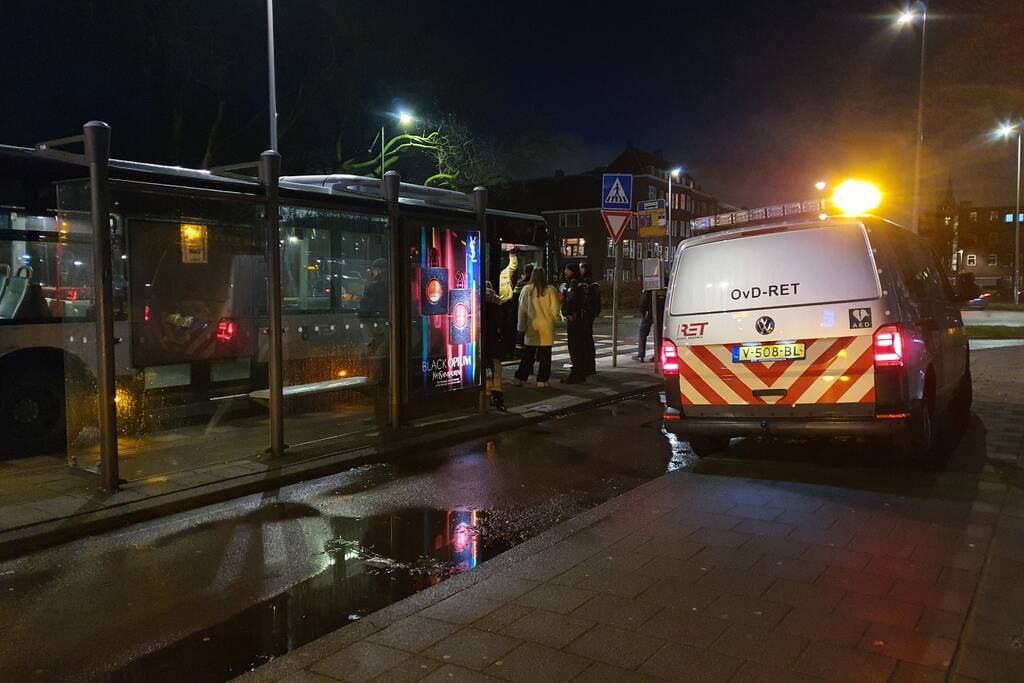 Ruit van bus kapot na verkeersruzie