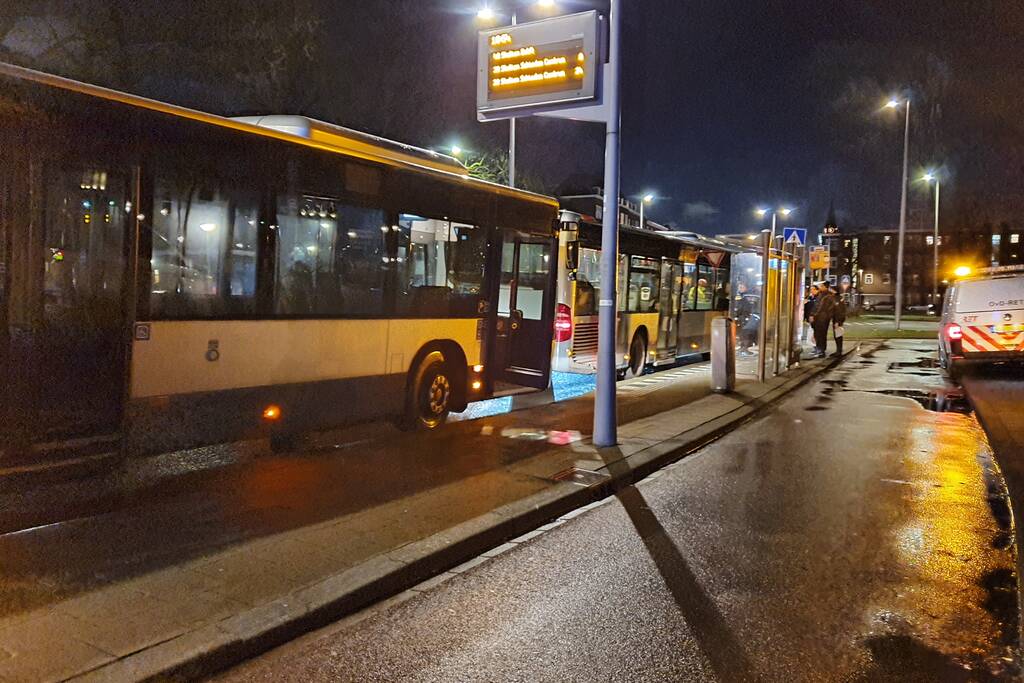 Ruit van bus kapot na verkeersruzie