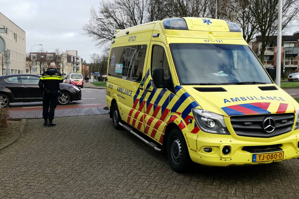 Fietser gewond na aanrijding met auto