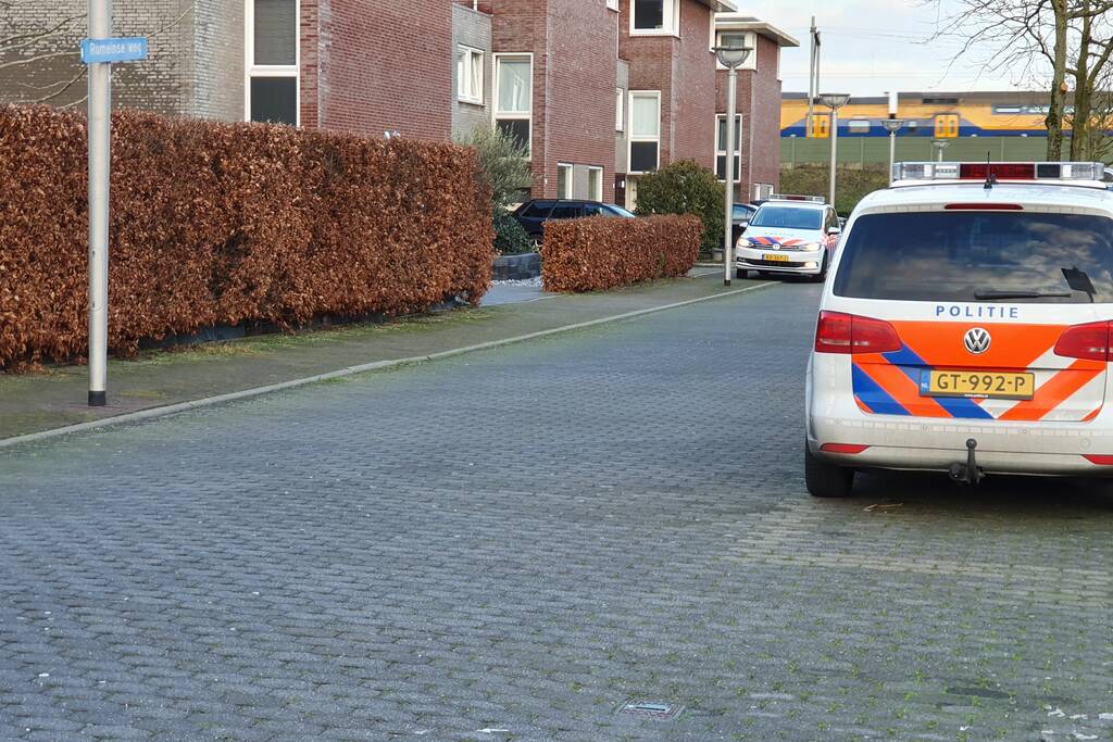 Politie onderzoekt woning en voertuigen voor een lopend onderzoek