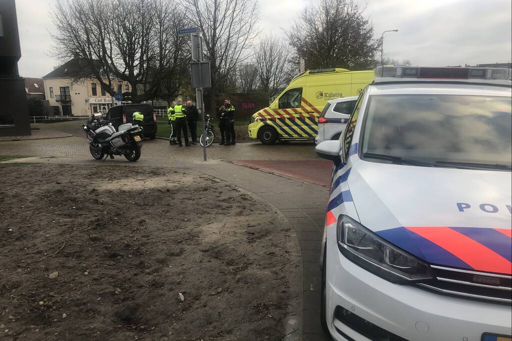 Overstekende fietsster aangereden op rotonde