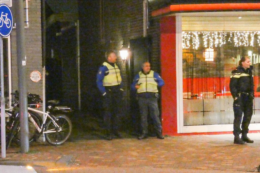 Politie doet inval in woning