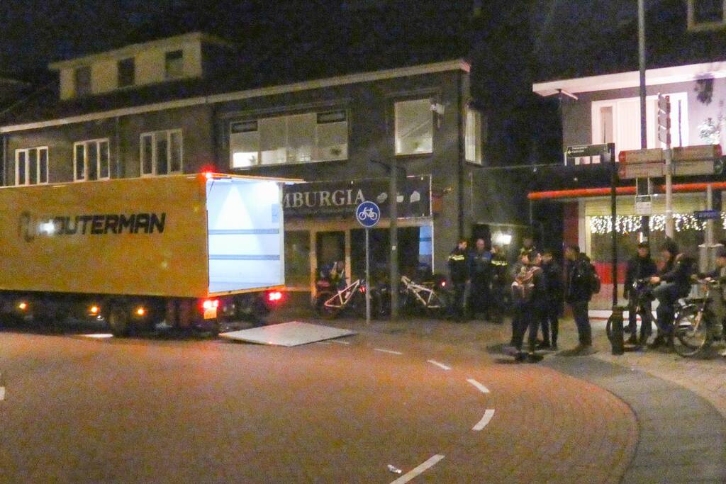 Politie doet inval in woning