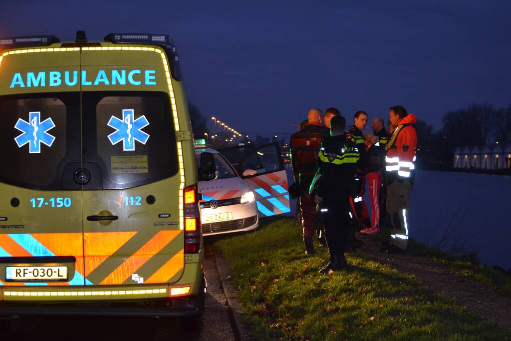 Persoon te water geraakt in kanaal