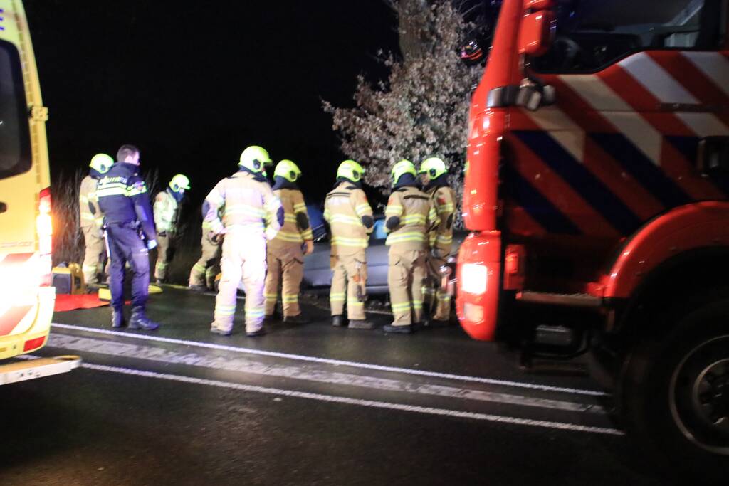 Auto crasht na achtervolging