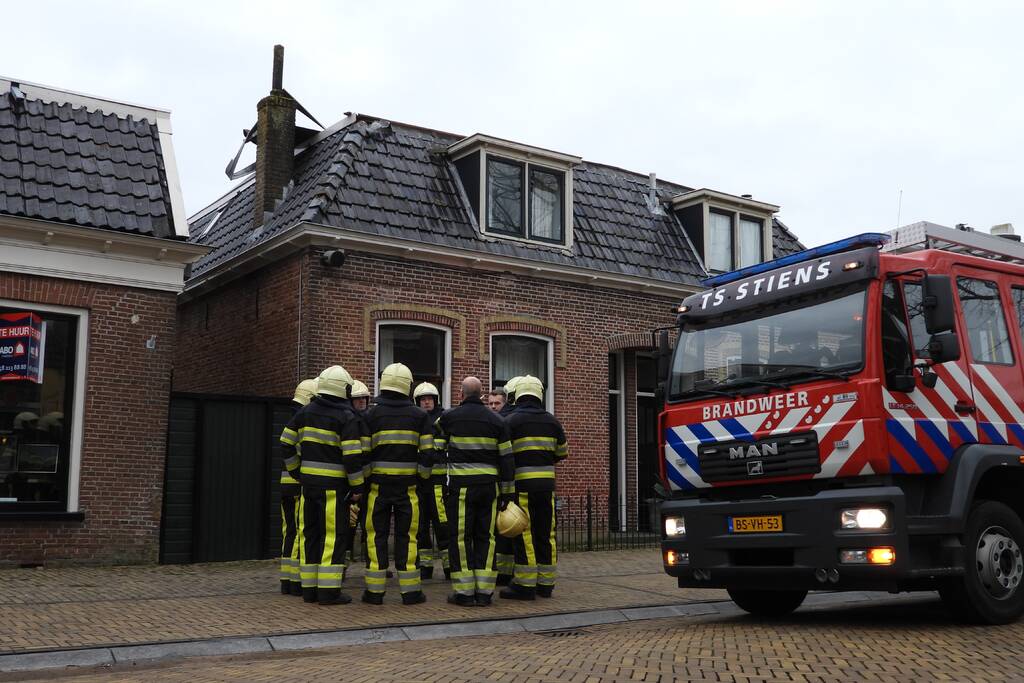 Stuk dak van woning gewaaid