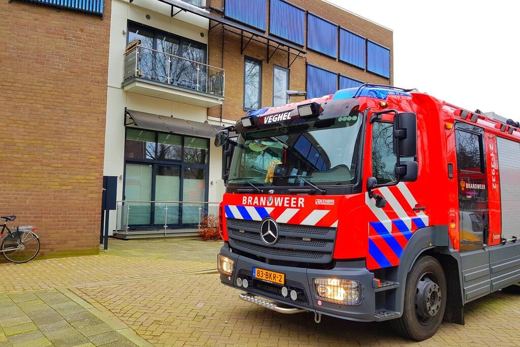 Zonnepanelen losgerukt door harde wind