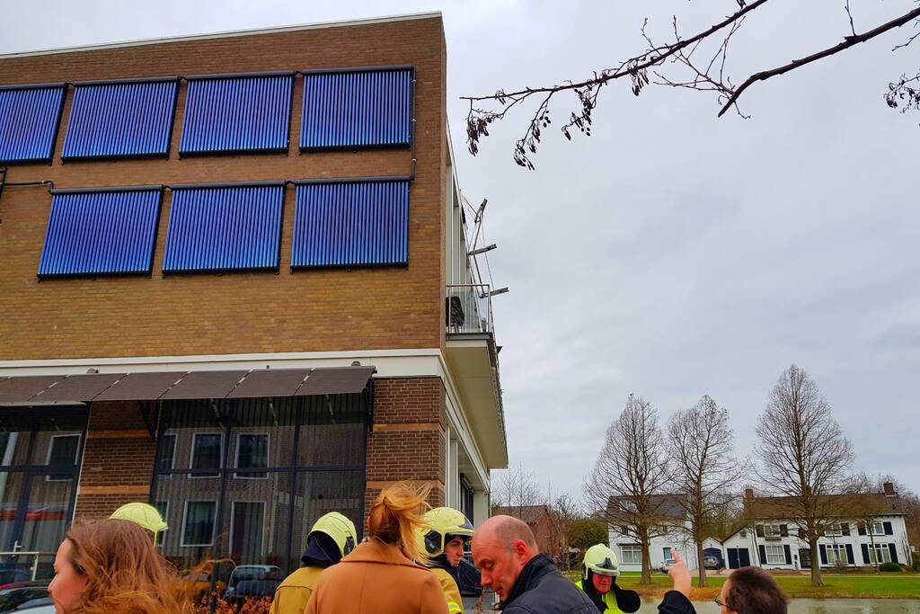 Zonnepanelen losgerukt door harde wind