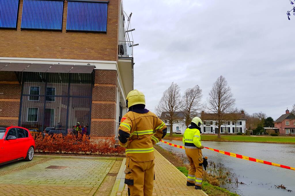 Zonnepanelen losgerukt door harde wind