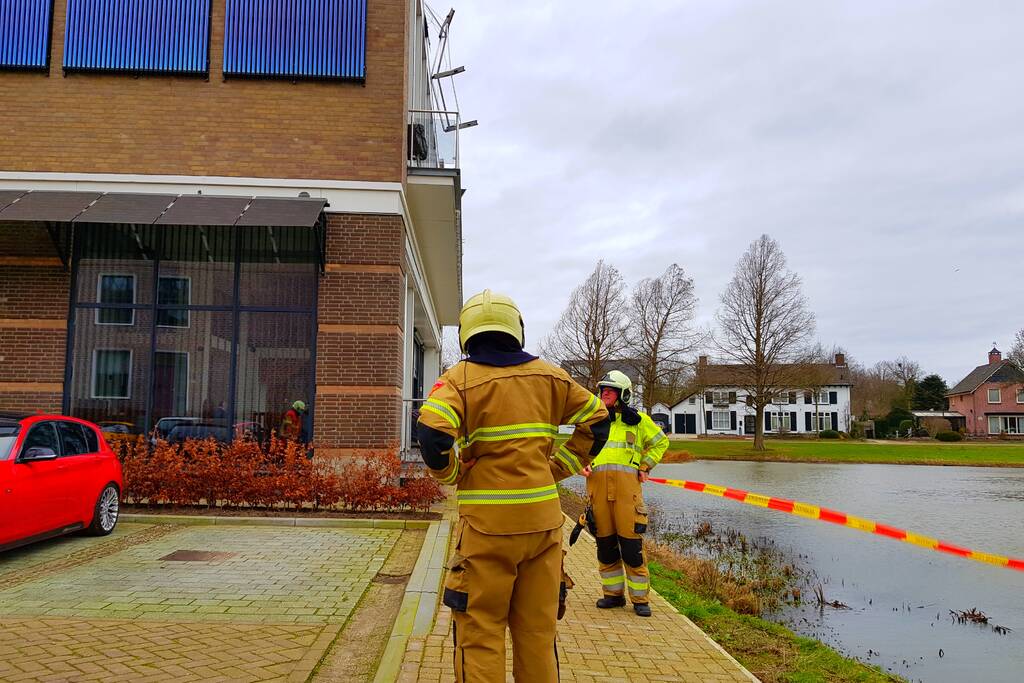 Zonnepanelen losgerukt door harde wind