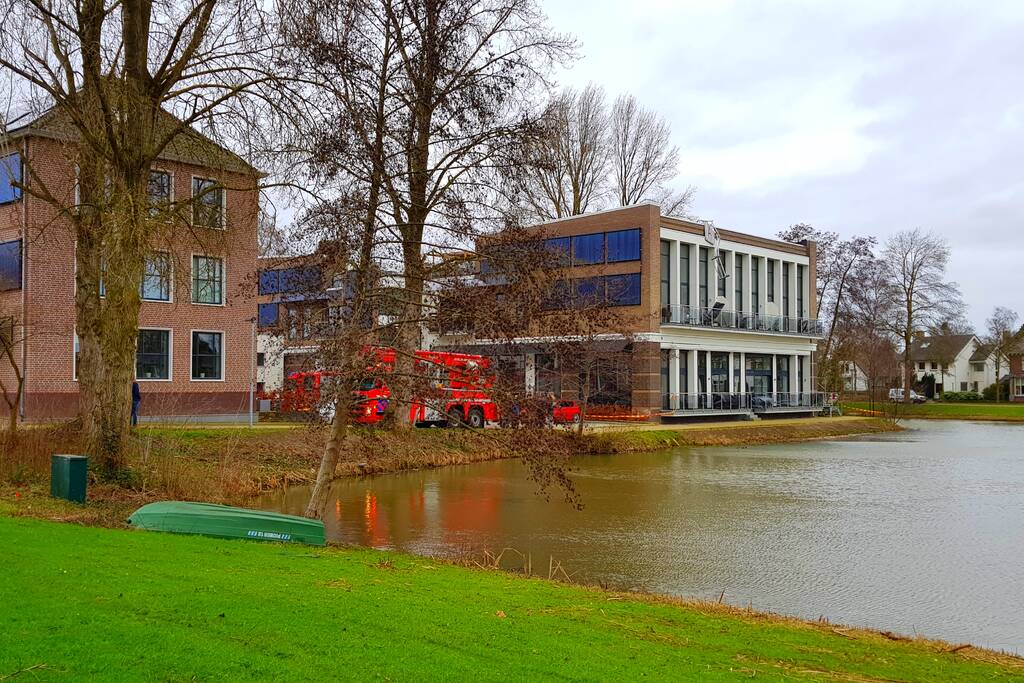 Zonnepanelen losgerukt door harde wind
