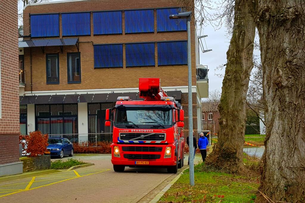 Zonnepanelen losgerukt door harde wind