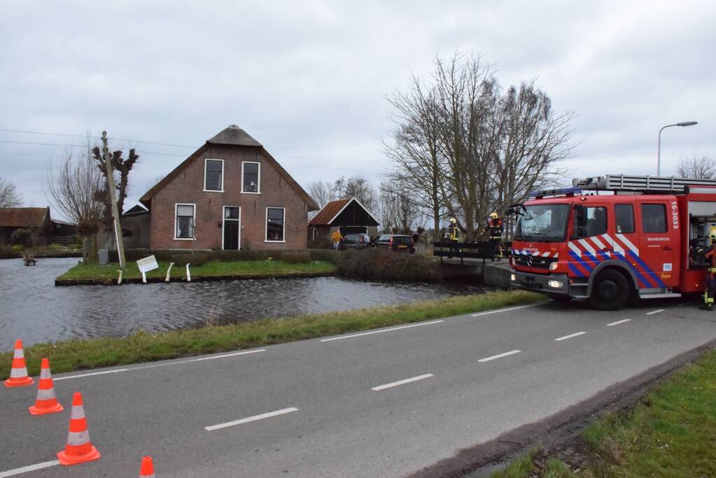 Stroompaal breekt af door harde wind