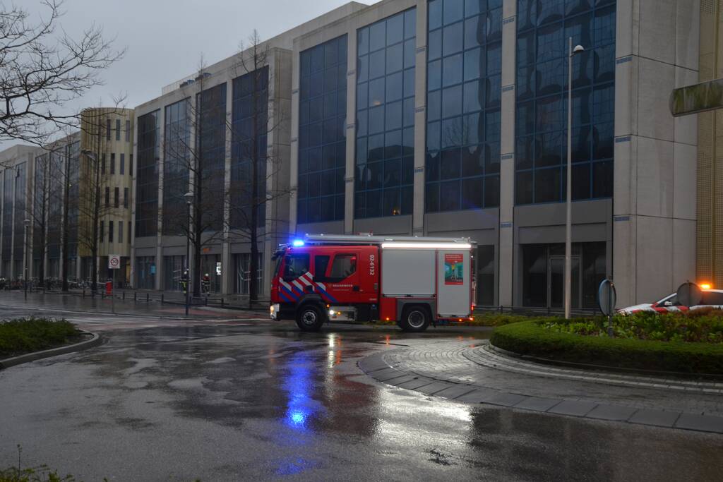 Gevaarlijke situatie door rondvliegend beplating