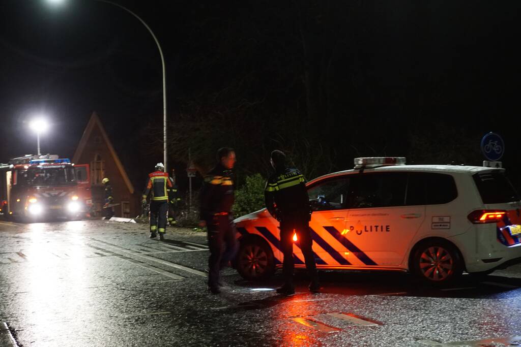 boom valt omver en blokkeert fietspad