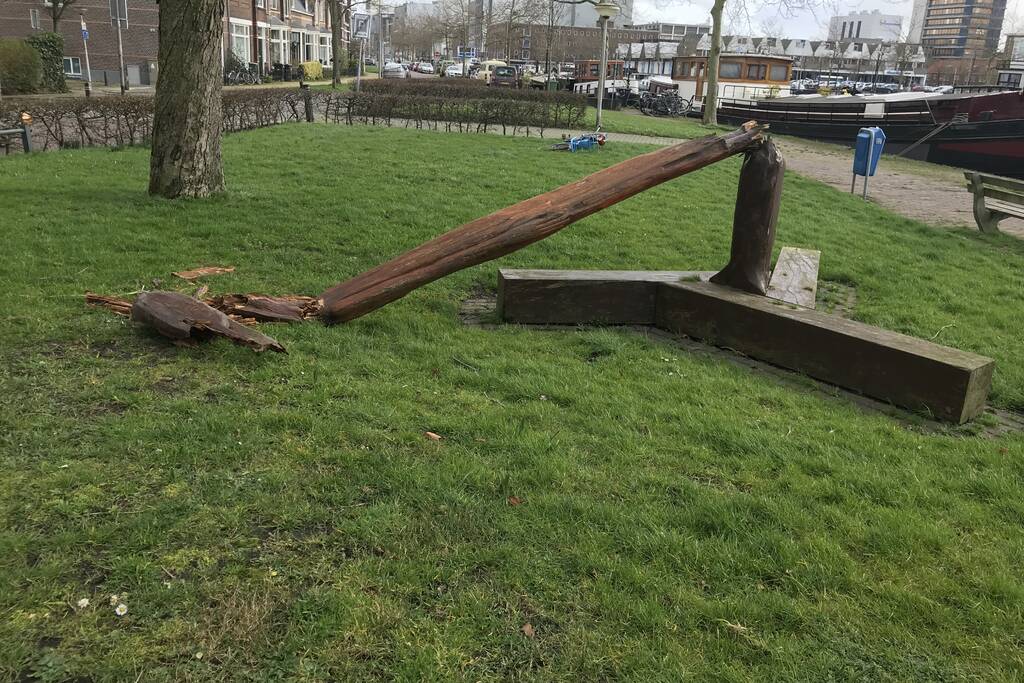 Kunstwerk Famke Mei Fugel heeft storm Ciara niet overleefd