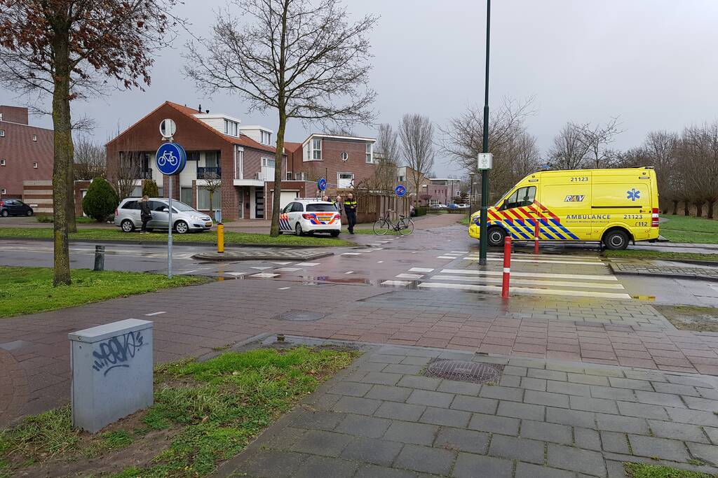 Fietser geschept bij oversteken