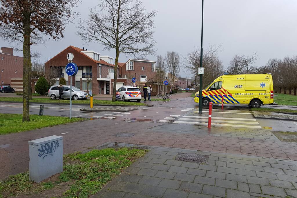 Fietser geschept bij oversteken